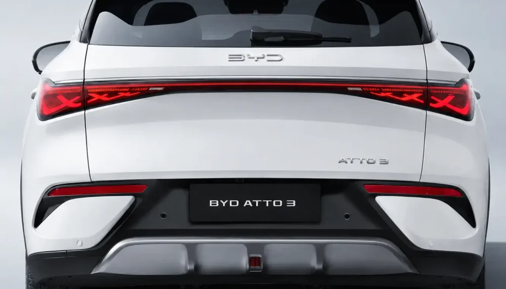 byd-atto-3-facelift-ski-white
